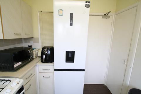 3 bedroom flat for sale, Studley Road, London SW4