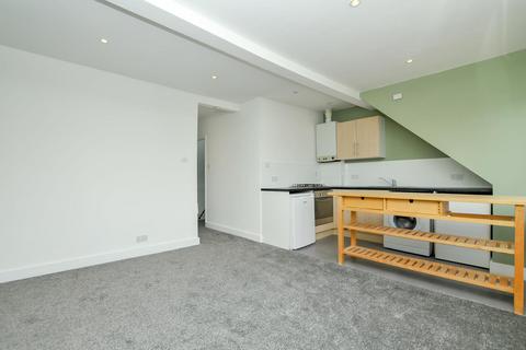 67b Cecile Park, London, N8 9AR