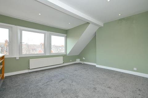 67b Cecile Park, London, N8 9AR