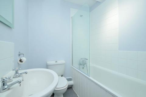 67b Cecile Park, London, N8 9AR