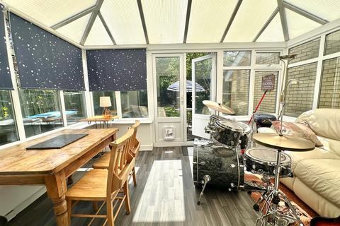 undefined, Hawkins Way, Bovingdon HP3