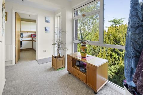 2 bedroom flat for sale, Flat 8, Marlborough Court, 108 New Road. B60 2LD