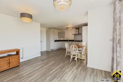 2 bedroom flat to rent, Pondecroft, Aylesbury, Buckinghamshire, HP18