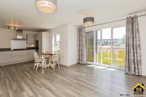 2 bedroom flat to rent, Pondecroft, Aylesbury, Buckinghamshire, HP18