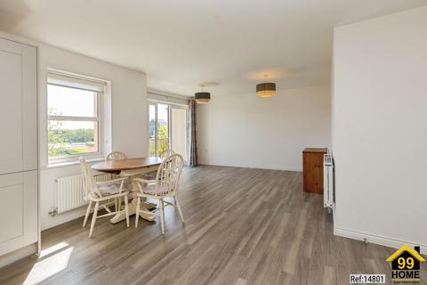 2 bedroom flat to rent, Pondecroft, Aylesbury, Buckinghamshire, HP18
