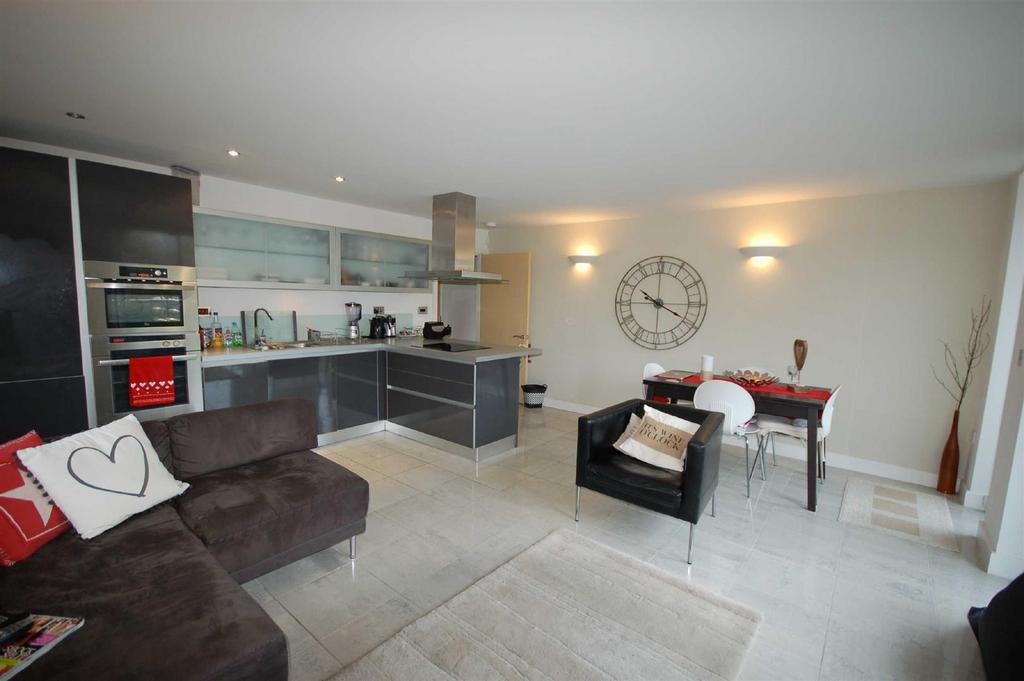 Kitchen Lounge
