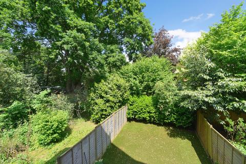 2 bedroom flat for sale, Reris Grange Close, Surrey GU8
