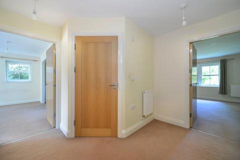 2 bedroom flat for sale, Reris Grange Close, Surrey GU8