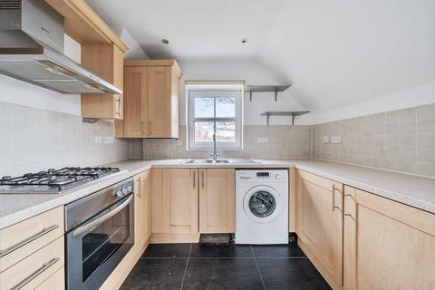 2 bedroom flat for sale, Reris Grange Close, Godalming GU8