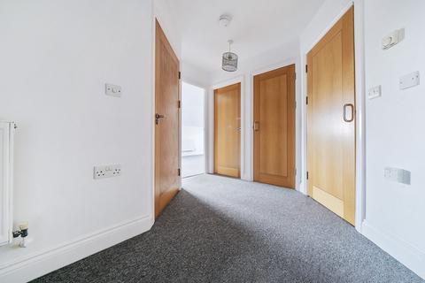 2 bedroom flat for sale, Reris Grange Close, Godalming GU8