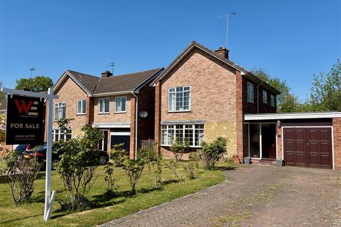 3 bedroom detached house for sale, Fairfield Drive, Codsall, Wolverhampton