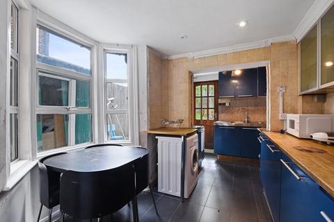 4 bedroom terraced house for sale, Denzil Road, London, NW10