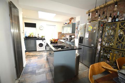 2 bedroom terraced house for sale, Bonham Road, Dagenham