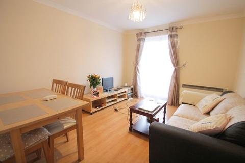 1 bedroom flat to rent, Knowles Close, West Drayton, UB7