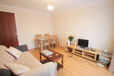 1 bedroom flat to rent, Knowles Close, West Drayton, UB7