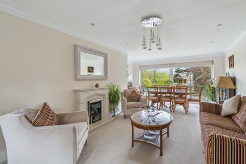 undefined, Pinner Hill, Pinner HA5