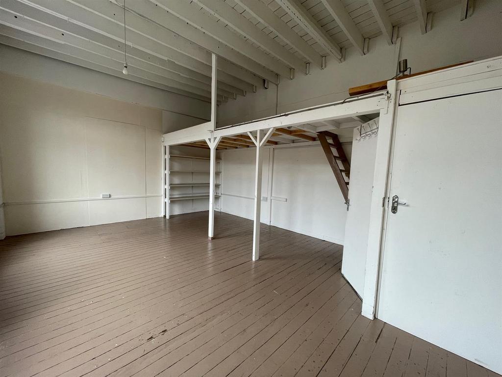 1b Darnley Rd  (12).JPG