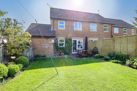 15 Allee Drive, Liphook, GU30 7YD
