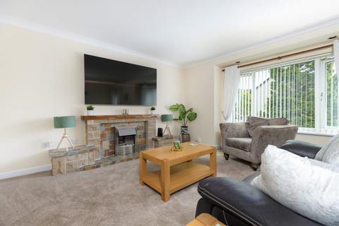 2 bedroom apartment for sale, Buchanan Drive, Newton Mearns