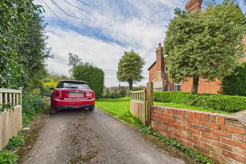 2 bedroom semi-detached house for sale, Poplar Road, Clehonger, Clehonger HR2