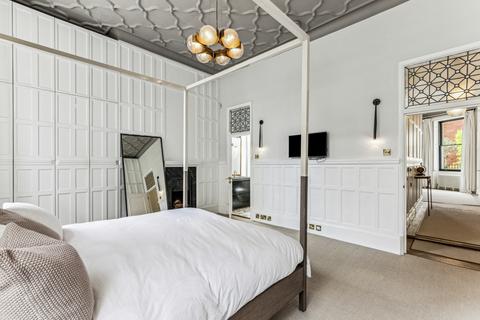Flat 2, 67 Harley Street, London, W1G 8QZ