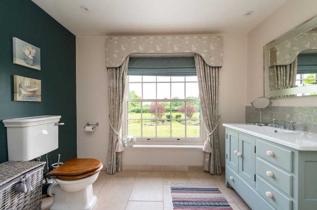 Ensuite