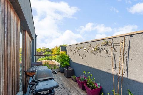 3 bedroom apartment for sale, Southside Apartments, Richmond