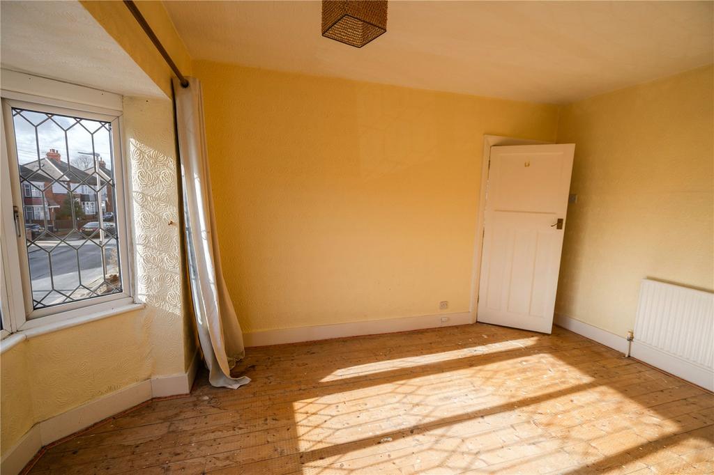 Bedroom 1 (2)