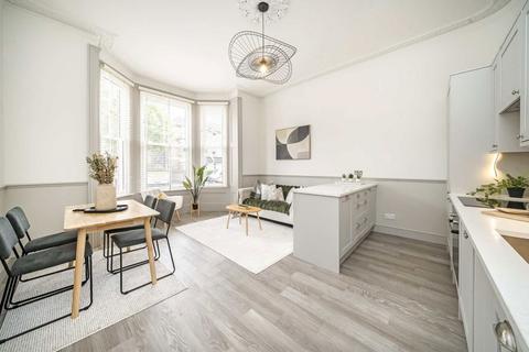 Flat E, 10 Cumberland Park, London, W3 6SY