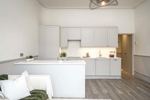 Flat E, 10 Cumberland Park, London, W3 6SY