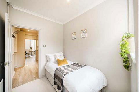 Flat E, 10 Cumberland Park, London, W3 6SY