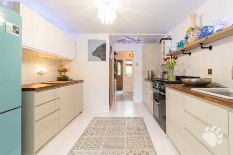 52 Beeleigh Cross, Basildon, SS14 2RN
