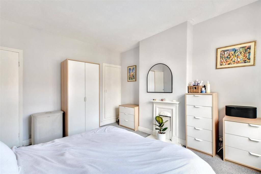 Bedroom 1 2.jpeg