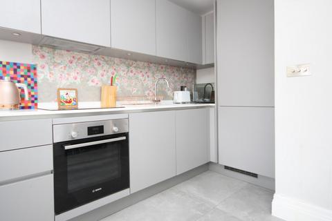 1 bedroom flat to rent, Brandon House, Claybury, Bushey, WD23