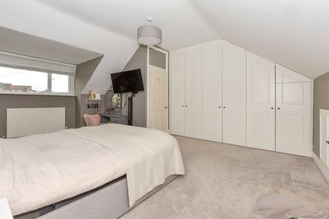 4 bedroom terraced house for sale, Whitfield Avenue, Dover, Kent