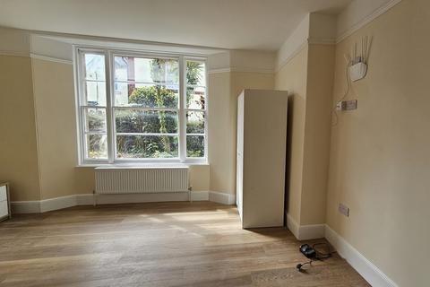 1 bedroom in a house share to rent, Vansittart Road, Torquay TQ2