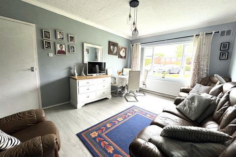 2 bedroom ground floor flat for sale, Roseacre Drive, Heald Green, Stockport, SK8