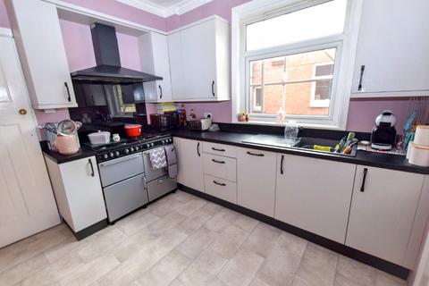3 bedroom semi-detached house for sale, Westfield Avenue, Leeds, West Yorkshire