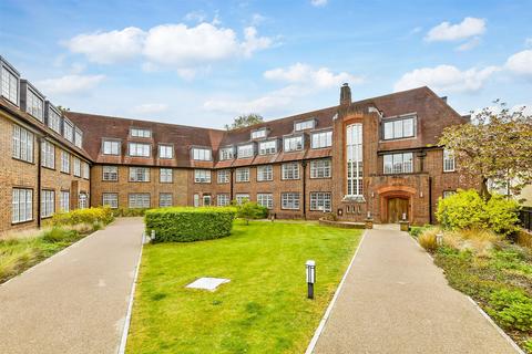 1 bedroom flat for sale, Lesbourne Road, Reigate, Surrey