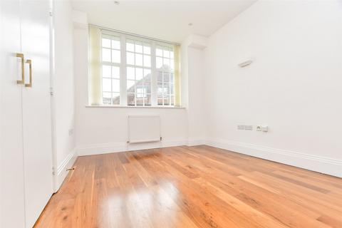 1 bedroom flat for sale, Lesbourne Road, Reigate, Surrey