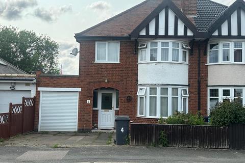 3 bedroom semi-detached house to rent, Parkstone Road, Leicester
