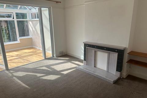 3 bedroom semi-detached house to rent, Parkstone Road, Leicester