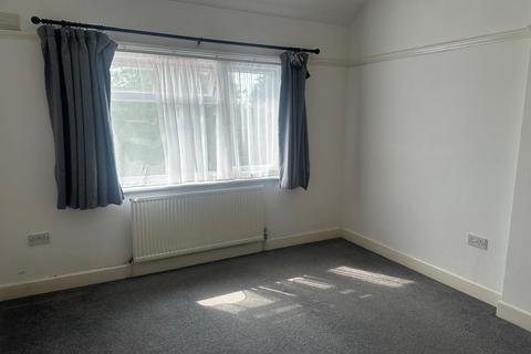 3 bedroom semi-detached house to rent, Parkstone Road, Leicester