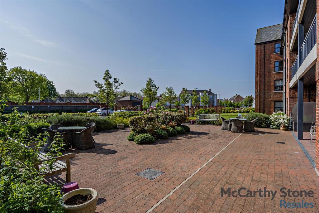 8645688-exterior03-800.jpg