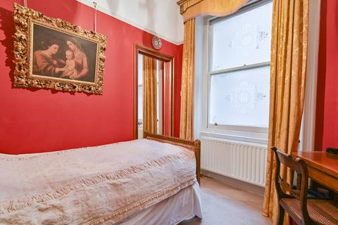 2 bedroom flat for sale, Ridgmount Gardens, WC1E, Bloomsbury, London, WC1E