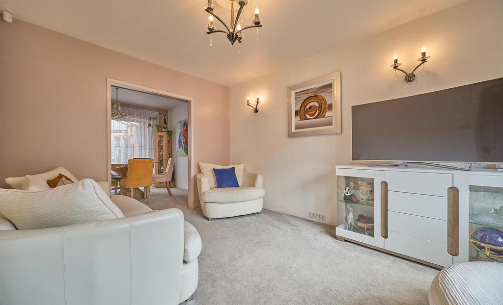 Lounge to Front
