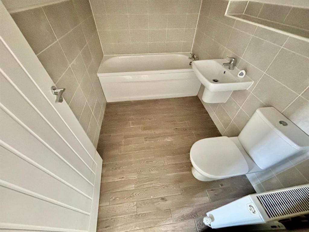 Bathroom / WC: