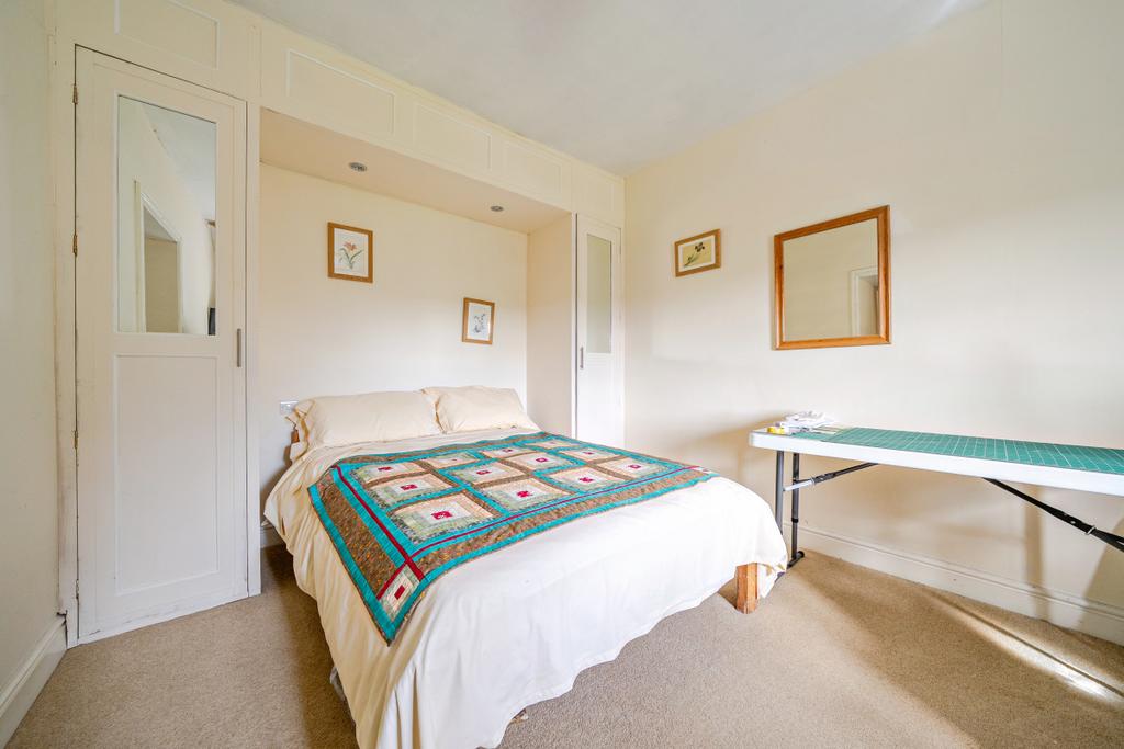 Exceptional Smallholding Property