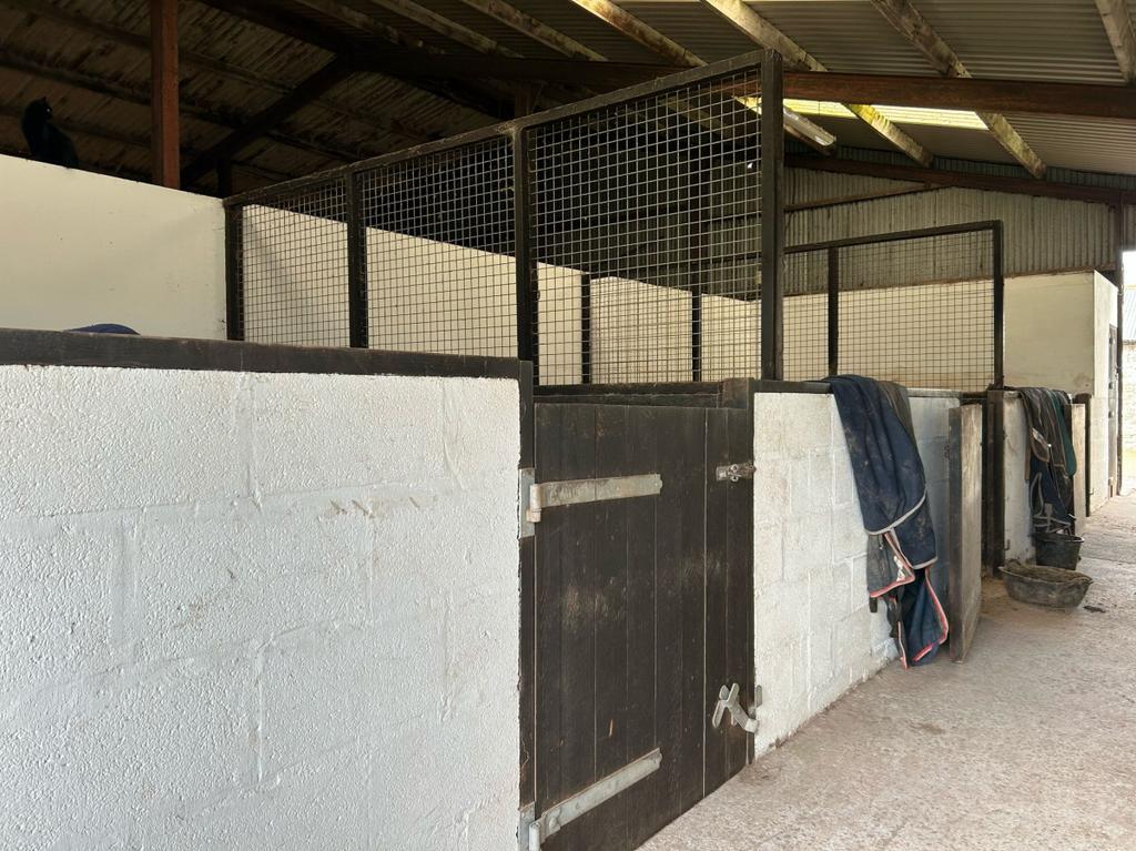 Exceptional Smallholding Property