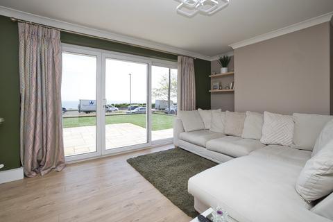 2 bedroom flat for sale, Royal Esplanade, Ramsgate, Kent, CT11